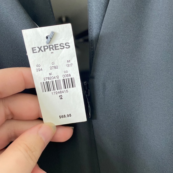 Black dress - Picture 3 of 3